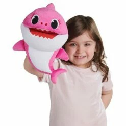 Baby Shark Hånddukke - Mommy Shark Rosa -Squishmallows butikk 113128 3 240563 h62090134